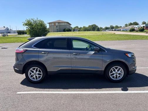 Carbonized Gray Metallic 2023 Ford Edge SEL
