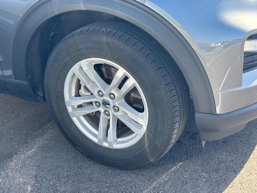 Carbonized Gray Metallic 2024 Ford Explorer XLT