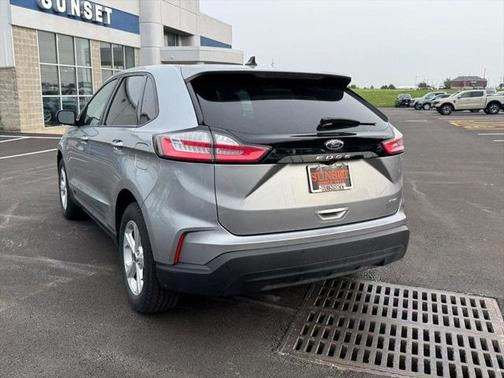 2022 Ford Edge SE