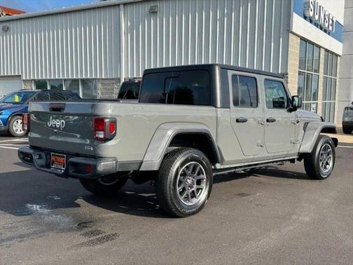 2023 Jeep Gladiator Overland