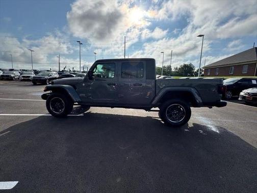 2023 Jeep Gladiator Overland