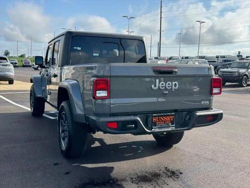 2023 Jeep Gladiator Overland