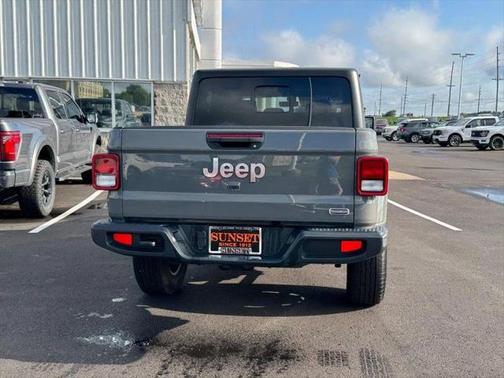 2023 Jeep Gladiator Overland