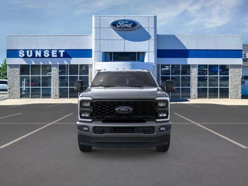 Carbonized Gray Metallic 2026 Ford F-350 Lariat