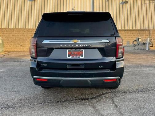2023 Chevrolet Suburban LT