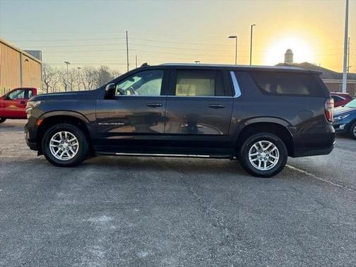 2023 Chevrolet Suburban LT