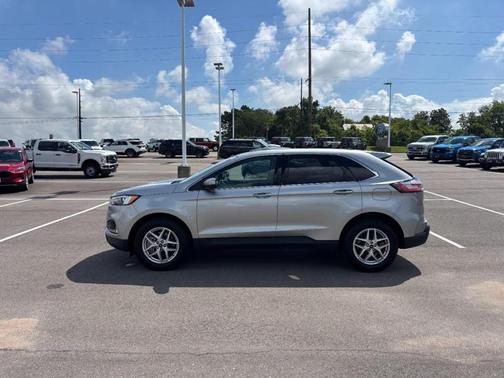 Iconic Silver Metallic 2024 Ford Edge SEL
