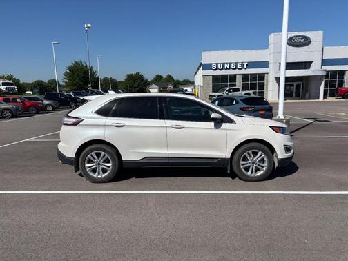 White Platinum Metallic Tri-Coat 2017 Ford Edge SEL