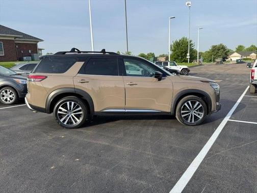 2023 Nissan Pathfinder Platinum 4WD