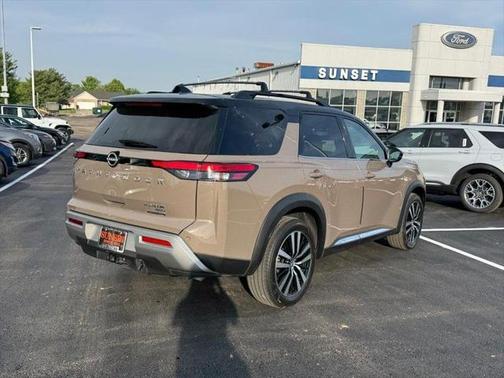 2023 Nissan Pathfinder Platinum 4WD
