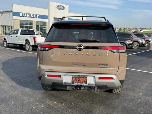 2023 Nissan Pathfinder Platinum 4WD