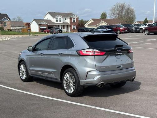 Iconic Silver Metallic 2021 Ford Edge Titanium