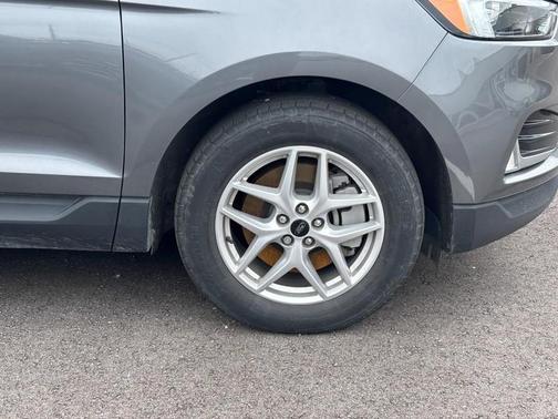 Carbonized Gray Metallic 2024 Ford Edge SEL