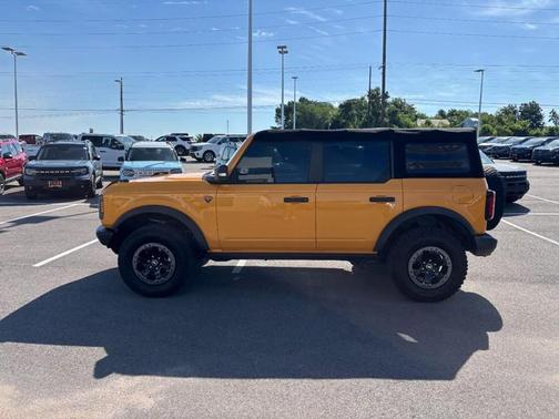 Cyber Orange Metallic Tricoat 2021 Ford Bronco Badlands