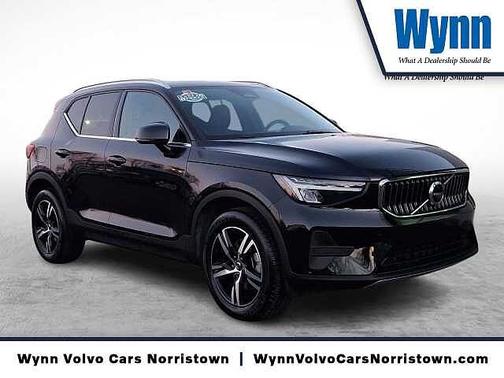 2025 Volvo XC40 Core