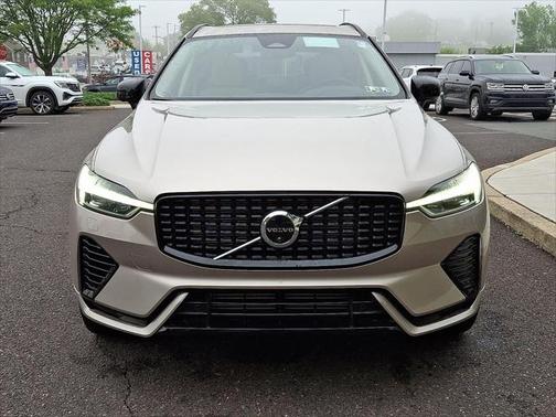 2025 Volvo XC60 Plug-In Hybrid T8 Plus