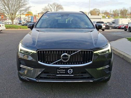 2022 Volvo XC60 B5 Momentum