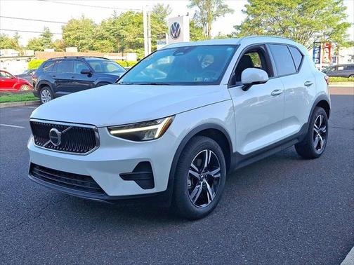 2023 Volvo XC40 B5 Core