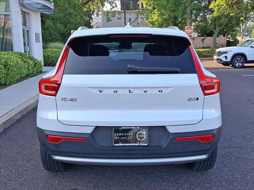 2023 Volvo XC40 B5 Core