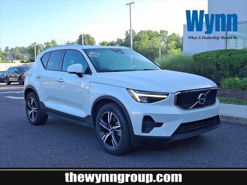 2023 Volvo XC40 B5 Core