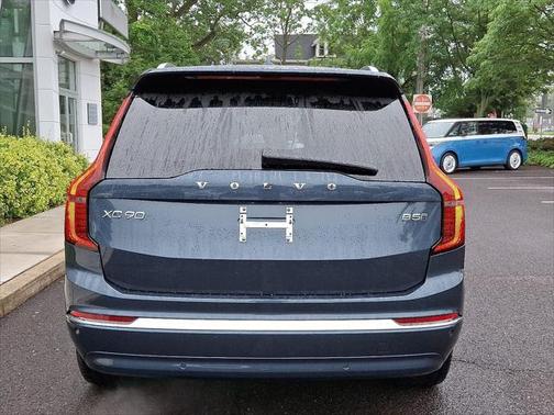 2025 Volvo XC90 B5 Plus 6-Seater
