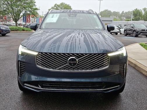2025 Volvo XC90 B5 Plus 6-Seater