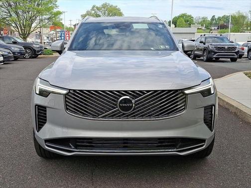 2025 Volvo XC90 Plug-In Hybrid T8 Core 7-Seater