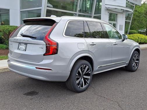 2025 Volvo XC90 Plug-In Hybrid T8 Core 7-Seater