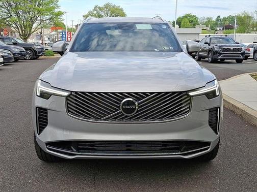 2025 Volvo XC90 Plug-In Hybrid T8 Core 7-Seater