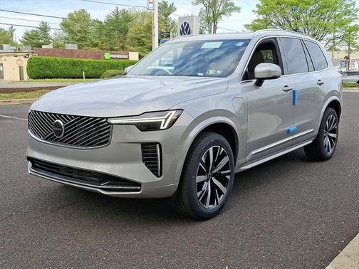 2025 Volvo XC90 Plug-In Hybrid T8 Core 7-Seater