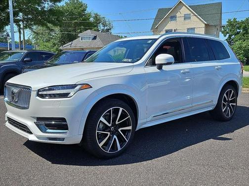 2025 Volvo XC90 B5 Plus