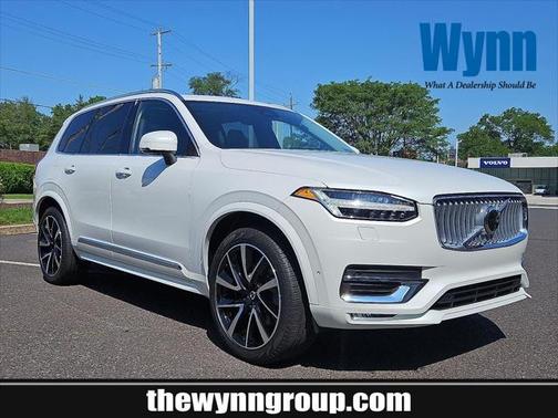 2025 Volvo XC90 B5 Plus