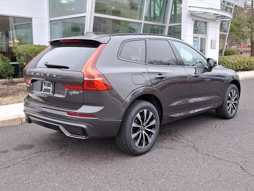2025 Volvo XC60 B5 Core