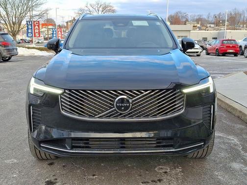 2025 Volvo XC90 Plug-In Hybrid T8 Plus 7-Seater