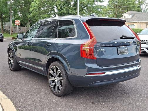 2025 Volvo XC90 B6 Plus 7-Seater