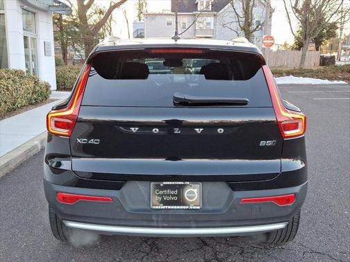2025 Volvo XC40 B5 Core Bright Theme