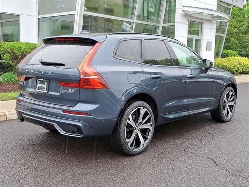 2025 Volvo XC60 B5 Ultra