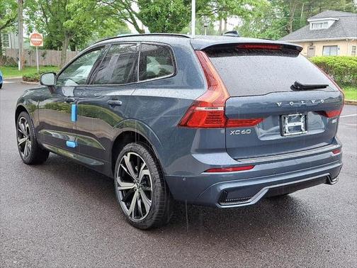 2025 Volvo XC60 B5 Ultra