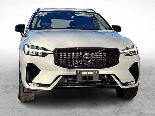 2025 Volvo XC60 Core