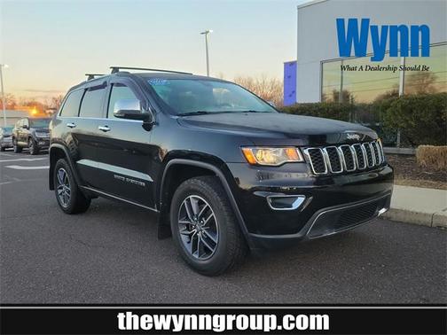 Photo 1 of 32 of 2018 Jeep Grand Cherokee Limited