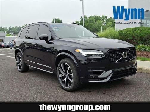 2023 Volvo XC90 Recharge Plug-In Hybrid T8 Ultimate Dark Theme 7-Seater
