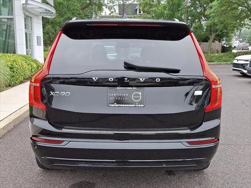 2023 Volvo XC90 Recharge Plug-In Hybrid T8 Ultimate Dark Theme 7-Seater