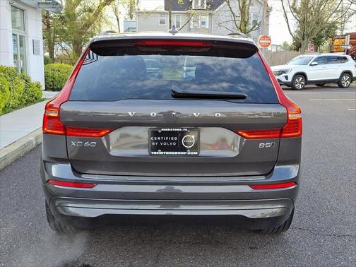 2022 Volvo XC60 Momentum