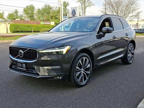 2022 Volvo XC60 Momentum