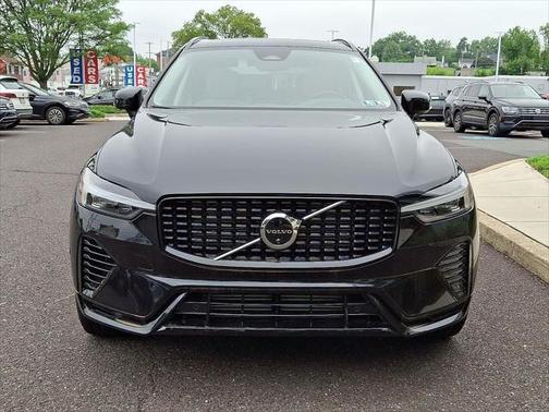 2025 Volvo XC60 Plug-In Hybrid T8 Plus