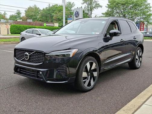 2025 Volvo XC60 Plug-In Hybrid T8 Plus