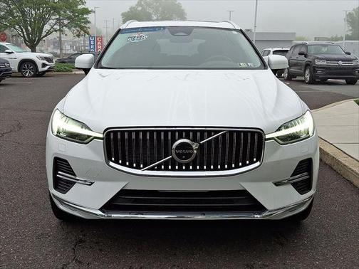 2023 Volvo XC60 B5 Plus Bright Theme