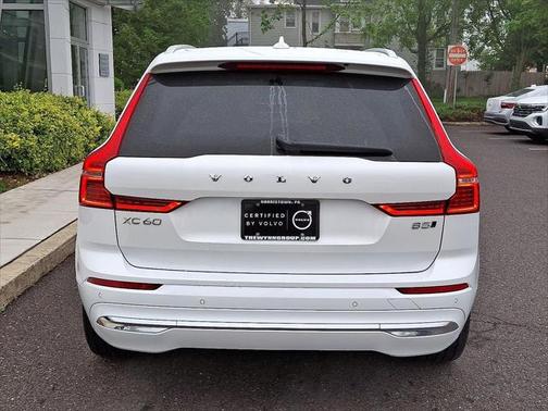2023 Volvo XC60 B5 Plus Bright Theme