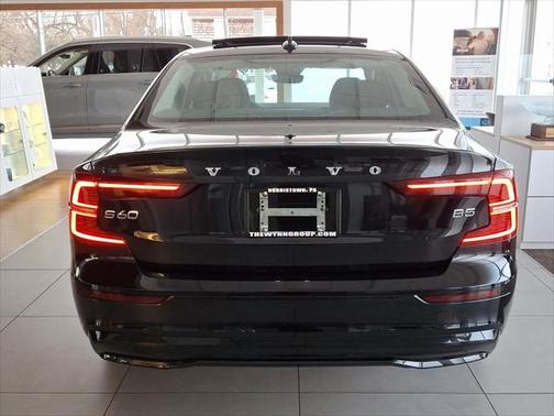 2024 Volvo S60 B5 Plus Dark Theme
