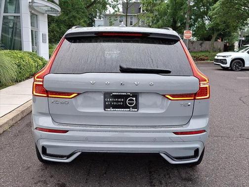 2025 Volvo XC60 Plug-In Hybrid T8 Plus